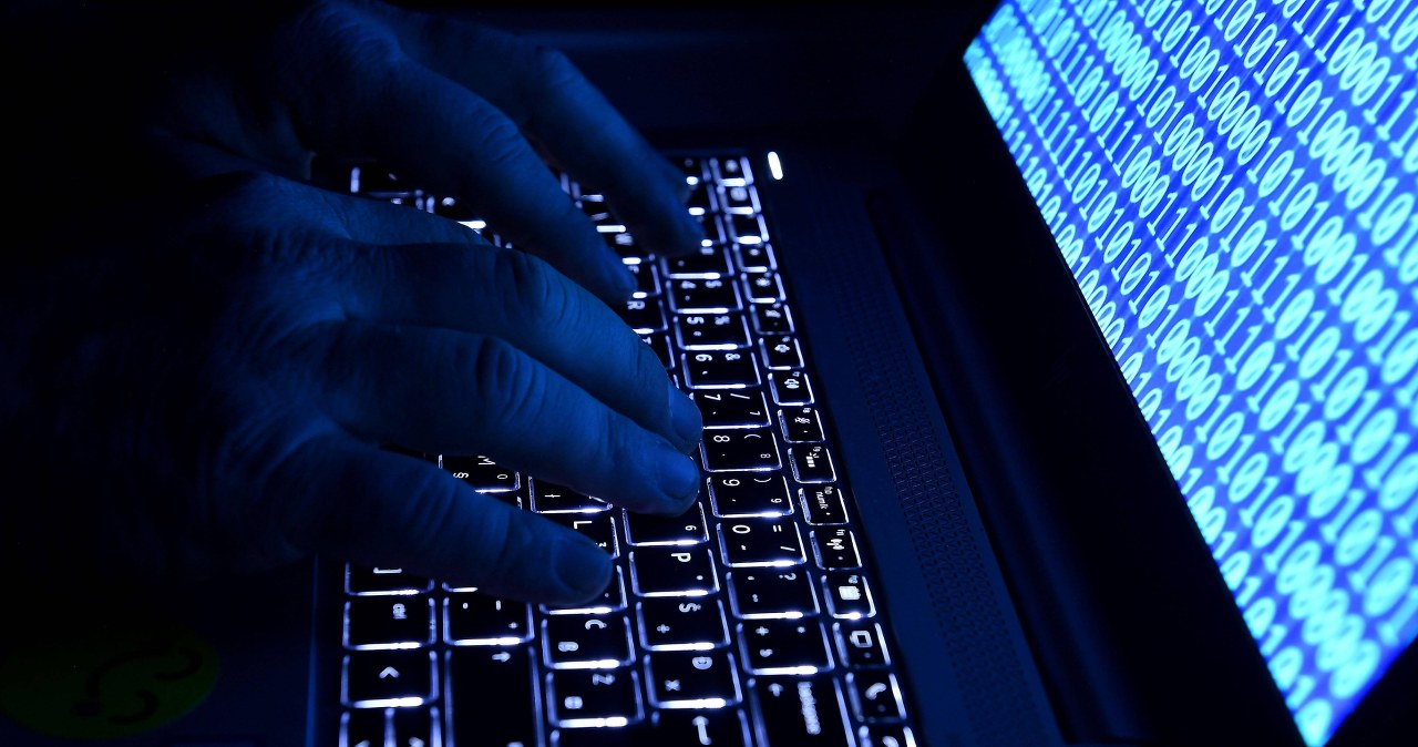 Hakerzy zatrzymani z pomocą FBI. Dokonywali ataków "SIM swap"