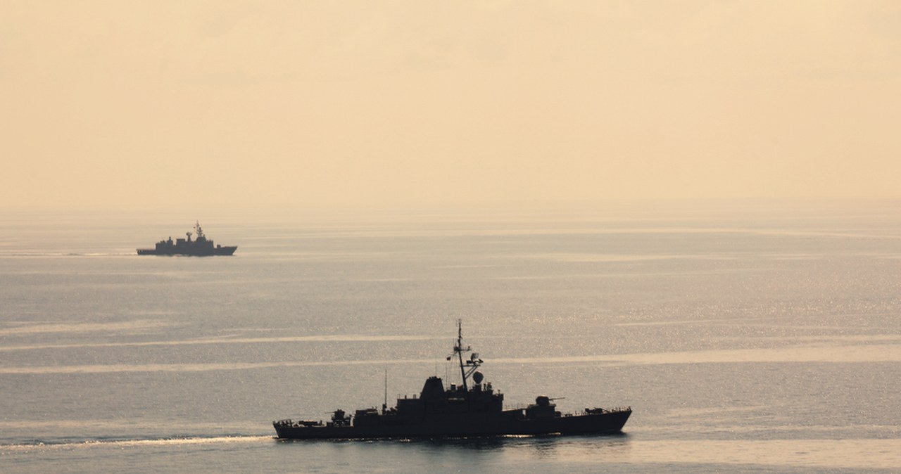 USA zatopiły irański okręt wojenny. "Zmierza na dno Zatoki Omańskiej" Relacja na żywo