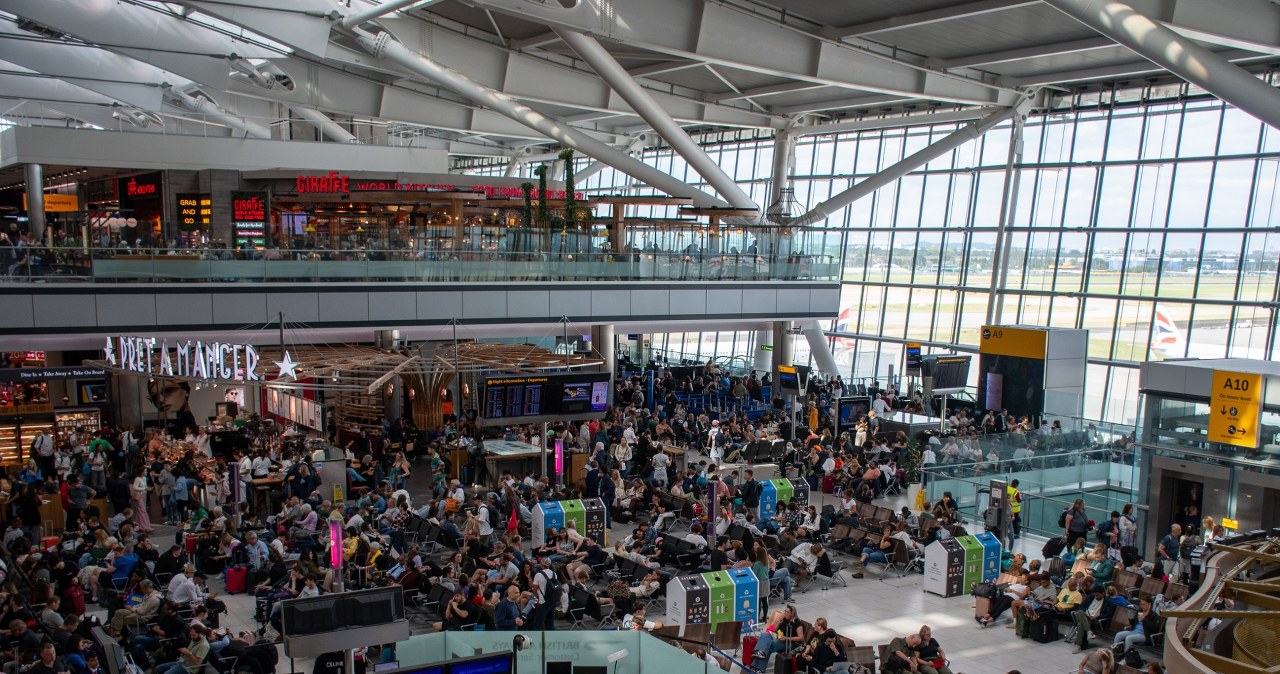 Akcja służb na lotnisku Heathrow. 21 osób poszkodowanych