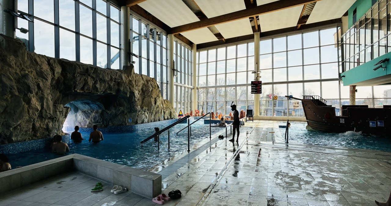 Kąpiel, która odmładza i leczy? Poznaj niezwykłe właściwości wody z Uniejowa-Zdrój