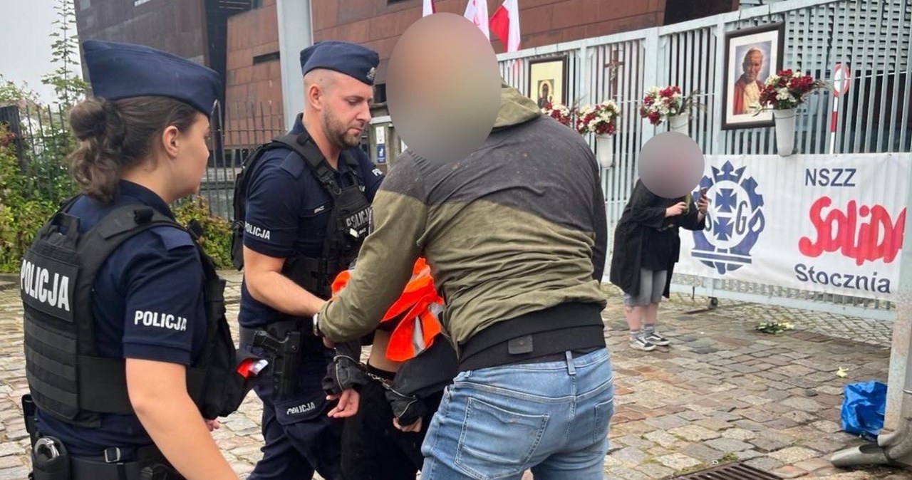 ​Historyczna brama stoczni pomazana farbą. Zarzuty dla dwójki aktywistów