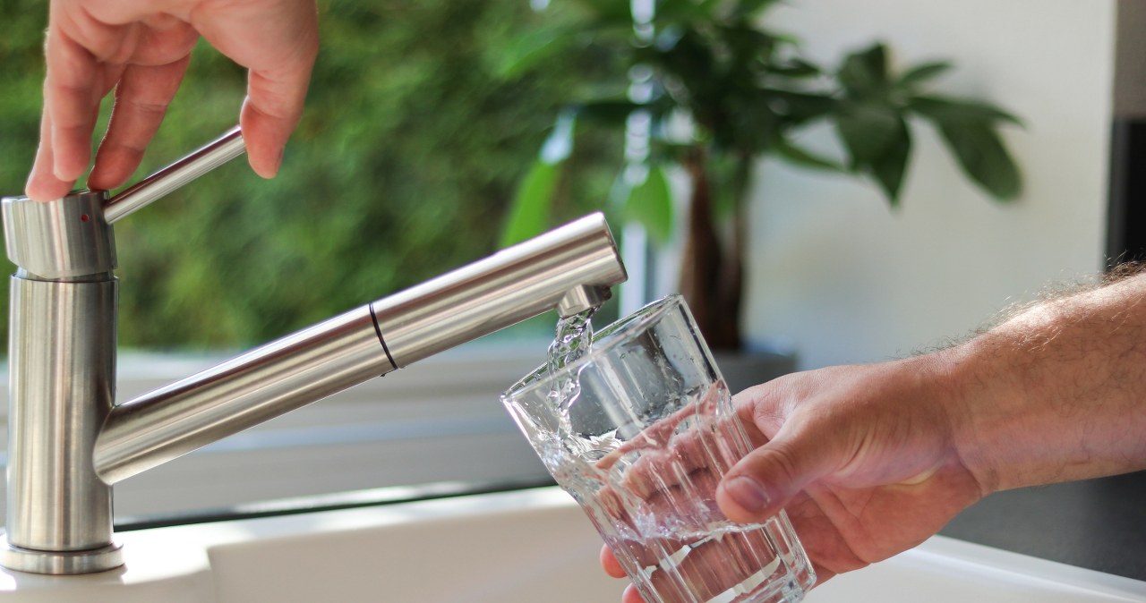 Kolejna awaria wodociągów w Warszawie. Do kiedy potrwają naprawy?