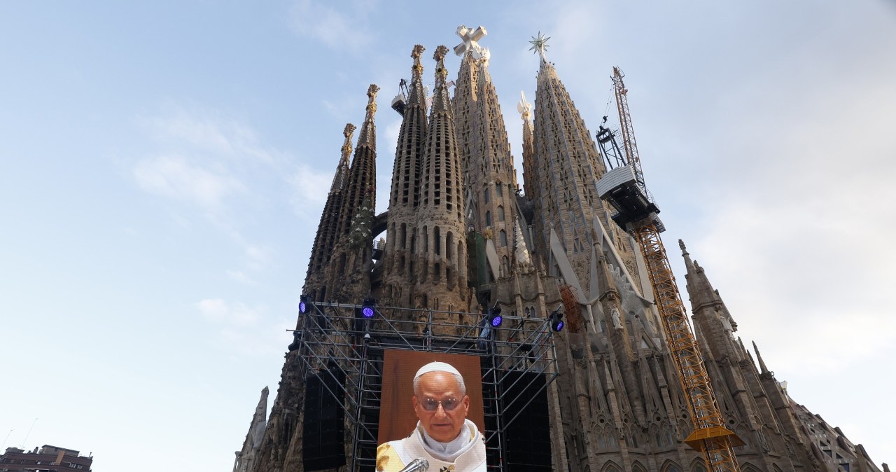 Papież Leon XIV poświęcił Wieżę Chrystusa w Barcelonie
