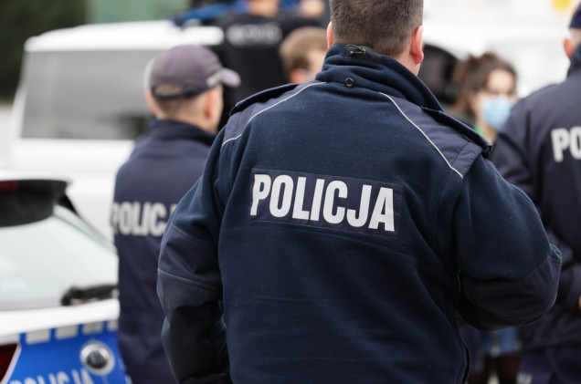 Brutalny atak w centrum Łodzi. Policja zatrzymała 15 pseudokibiców