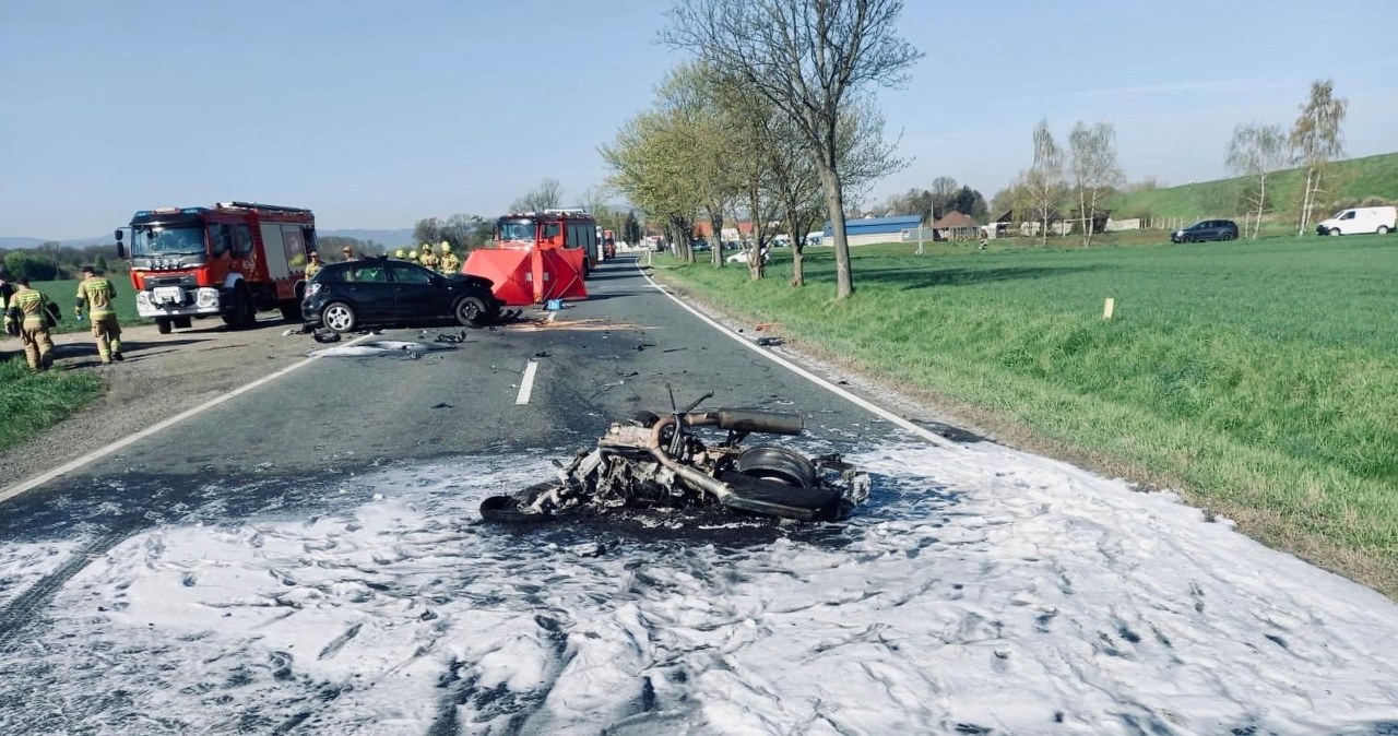 Koszmarny wypadek na Opolszczyźnie. Nie żyje motocyklista