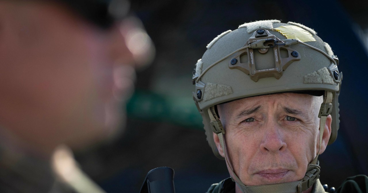 Przybycie tego człowieka wywołało protesty. Tropi nielegalnych migrantów