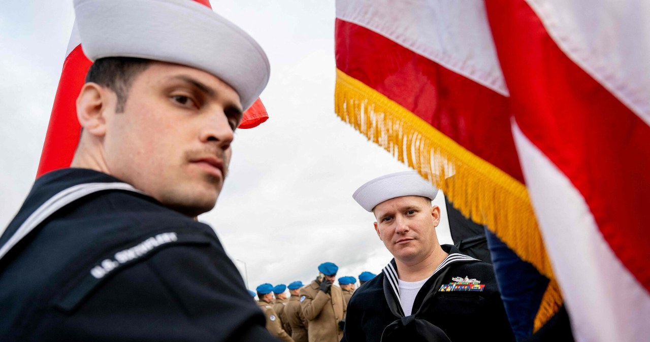 USA przegrupowują siły, co z wojskami w Polsce? Komentarz NATO i Sikorskiego