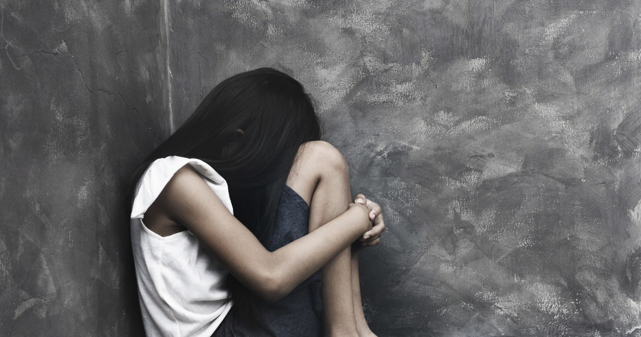 Wstrząsające zarzuty wobec radnego. Miał wielokrotnie współżyć z nieletnią