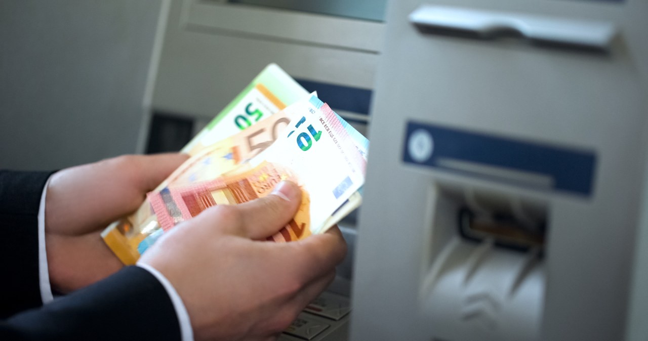 "Polacy mogą poczuć się bogatsi za granicą". Nasze pensje w euro wzrosły