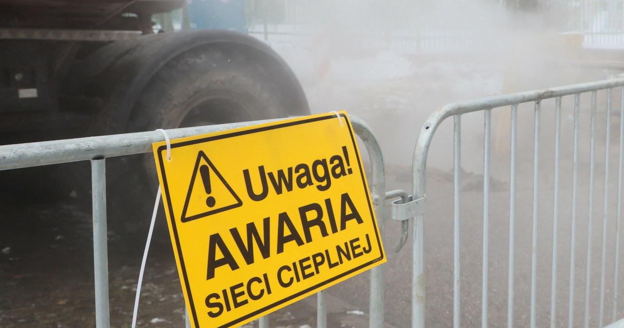 "Gejzer" w Sosnowcu. Pękła rura ciepłownicza