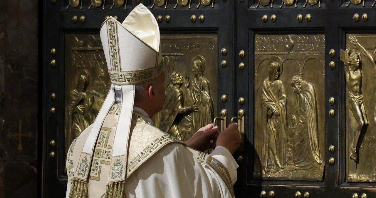 Papież zamknął Drzwi Święte. Koniec wyjątkowego czasu w Kościele