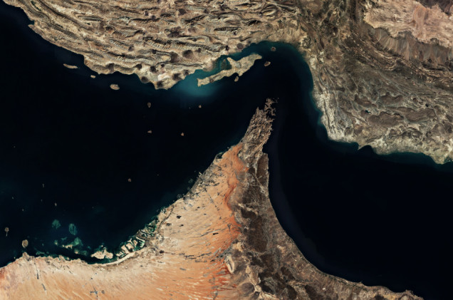 Niespodziewana przerwa w wymianie ognia na linii USA-Iran. Ceny paliw w dół