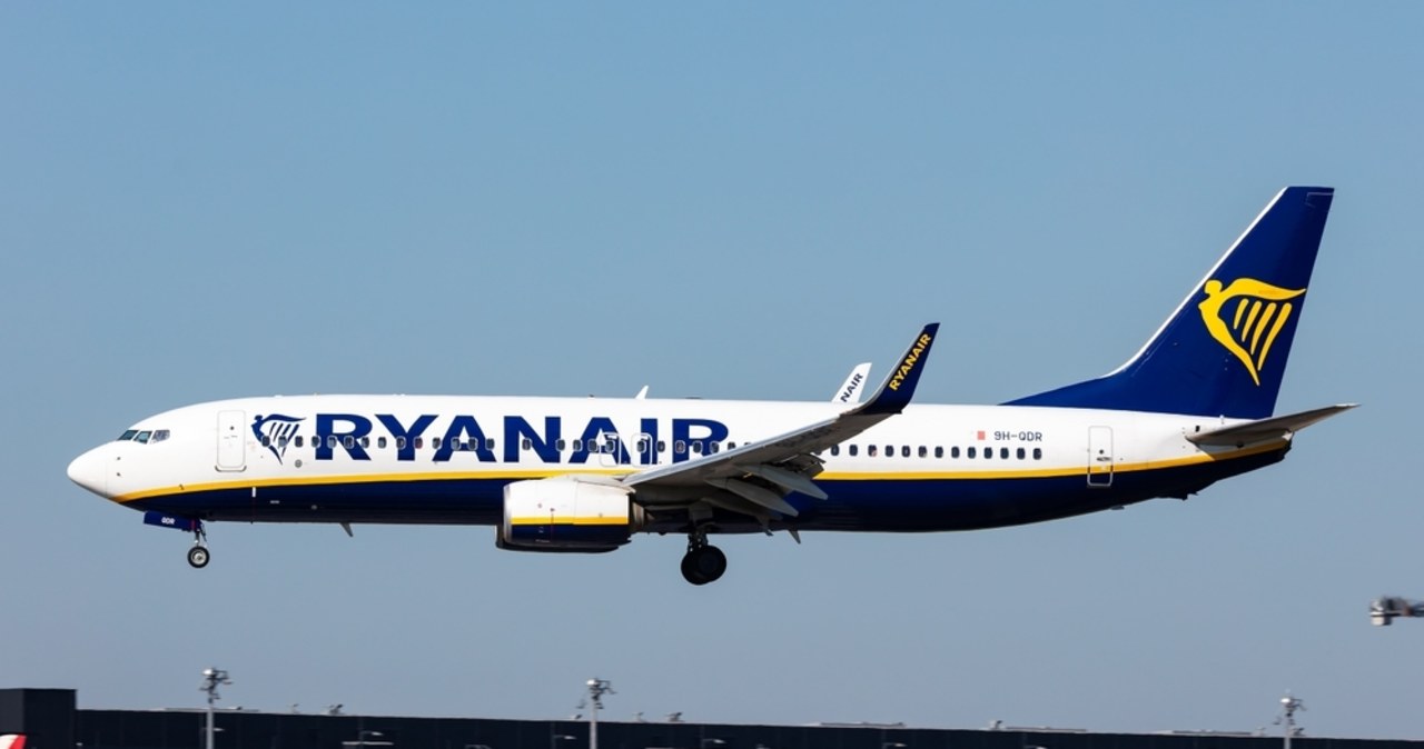 Zła wiadomość dla podróżujących. Ryanair tnie połączenia do tego kraju
