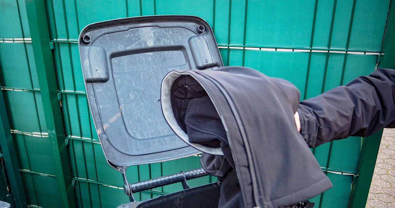 Tekstylia do wyrzucenia, a do PSZOK-u daleko? To miasto wprowadza ułatwienie