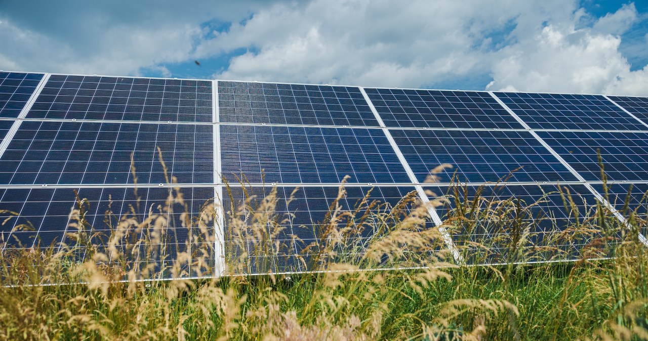 Przemysłowe instalacje fotowoltaiczne. Gdzie kończy się „instalacja”, a zaczyna infrastruktura energetyczna?