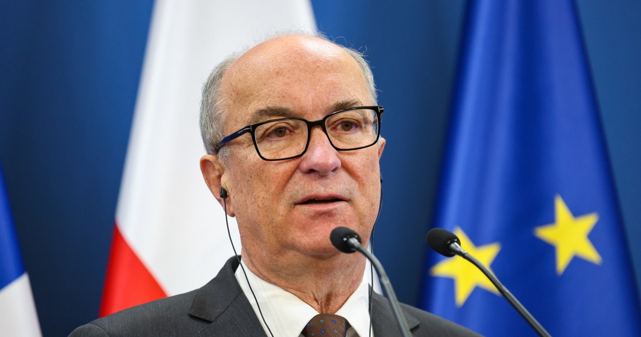 Wybiera samochód zamiast samolotu. Włodzimierz Czarzasty boi się latać
