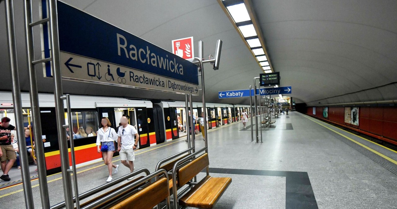 Stacja Racławicka ponownie dostępna. Jest komunikat dla pasażerów