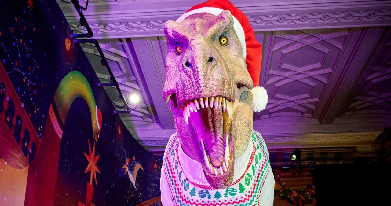 T. rex w swetrze podbija Londyn. Świąteczny sezon w Muzeum Historii Naturalnej