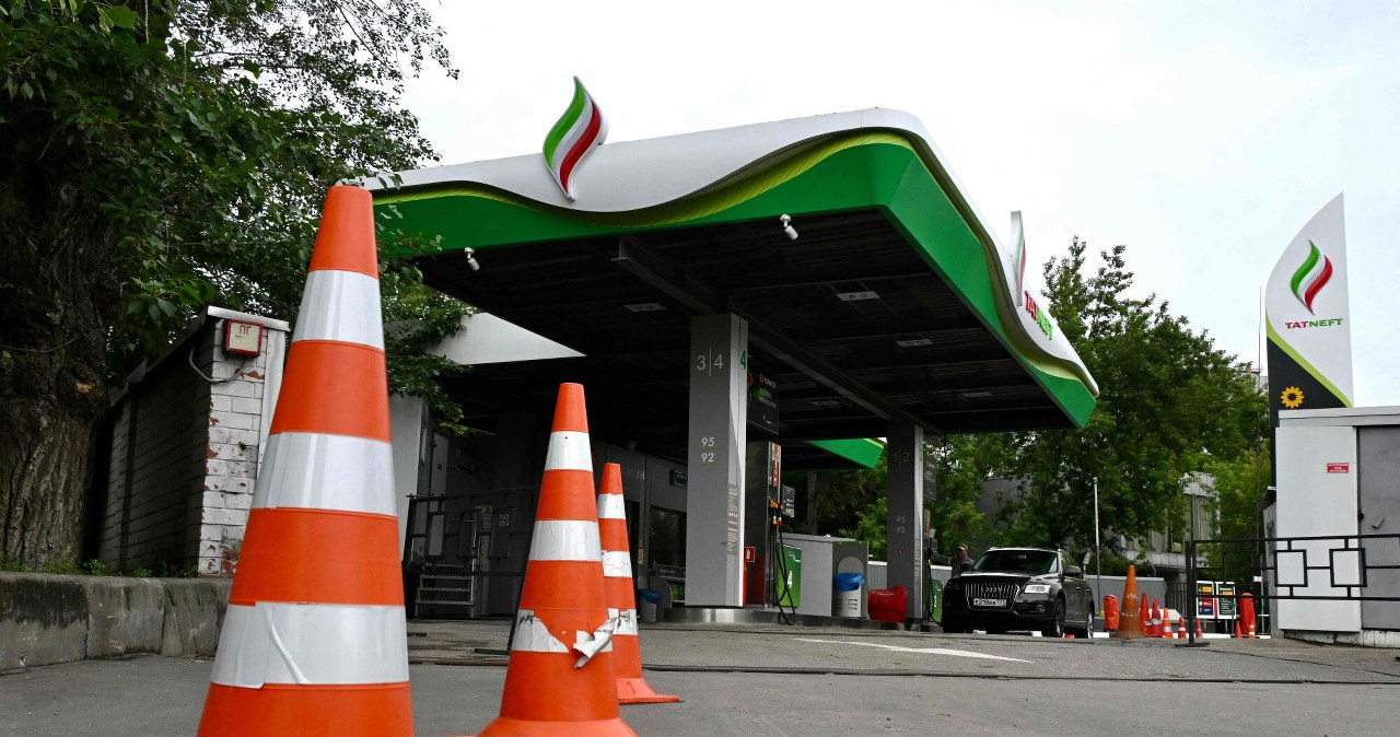 Ukraińcy uderzyli w moskiewską rafinerię. Pogłębia się kryzys paliwowy w Rosji