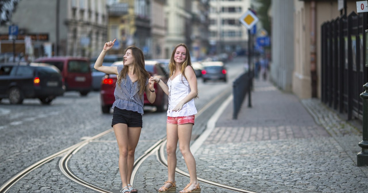 ​Ucieczka kobiet i miasta bez młodych ludzi. Demograficzny dramat w Polsce