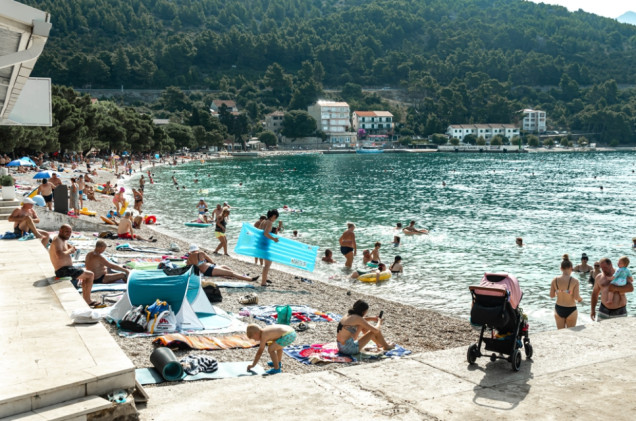 Polak aresztowany w Chorwacji. Miał robić zdjęcia nagim dzieciom na plaży
