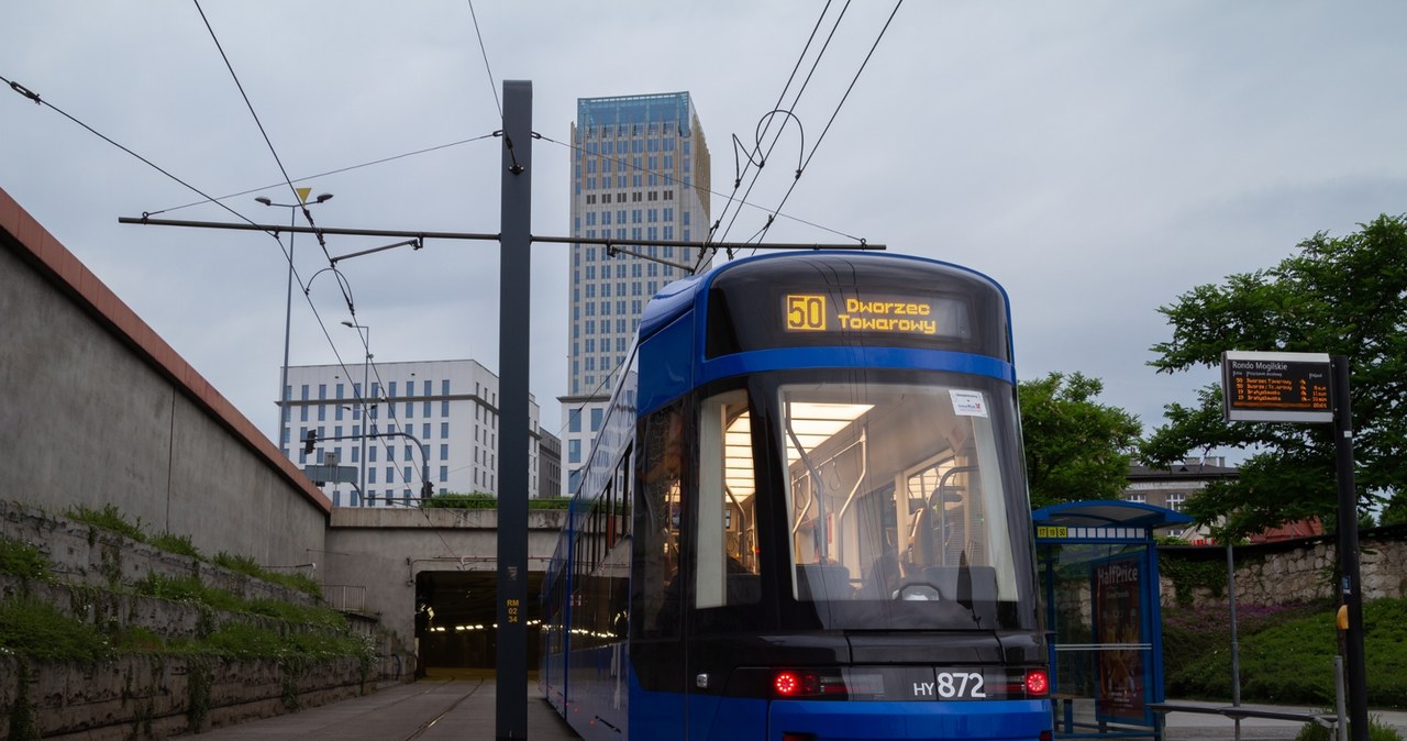 Miesiąc wyzwań dla krakowian. Tunel tramwajowy pod dworcem zamknięty