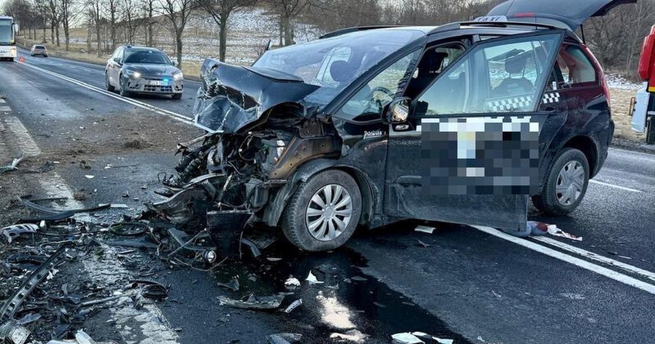 Osiem osób rannych po wypadku na DK5 w Radomierzu. Uwaga na utrudnienia