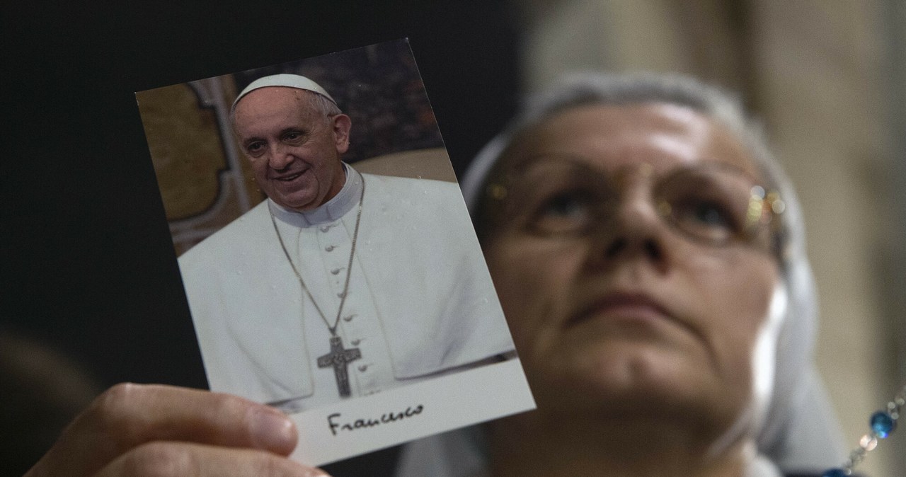 Papież Franciszek nadal w szpitalu. Nowy komunikat Watykanu