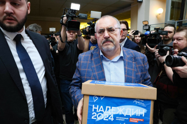 Chciał wygrać z Putinem, a potem wycofać wojsko z Ukrainy. Przyszli po niego policjanci