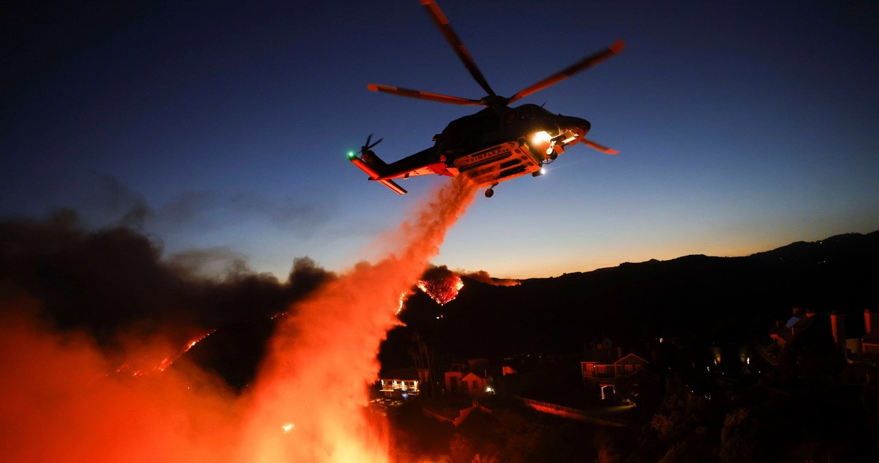 Potężny pożar tuż obok Los Angeles. Ewakuacja 30 tys. osób, "sceny apokaliptyczne"