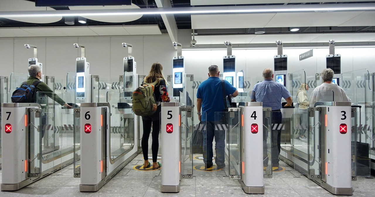Jest porozumienie krajów UE ws. praw pasażerów. Odszkodowanie po 3 godzinach opóźnienia