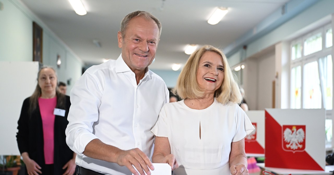 "Wyborczy cud". Donald Tusk reaguje na anomalie w komisjach wyborczych