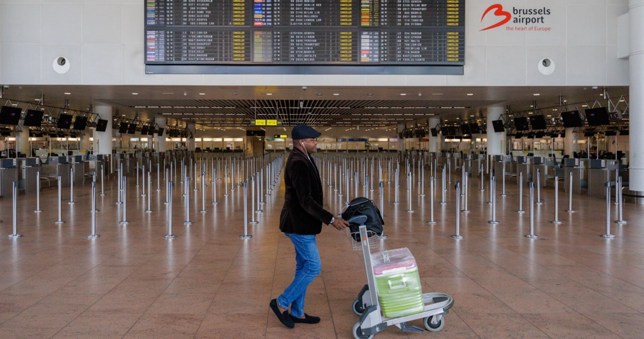 Puste lotniska, metro i autobusy. Belgowie strajkują