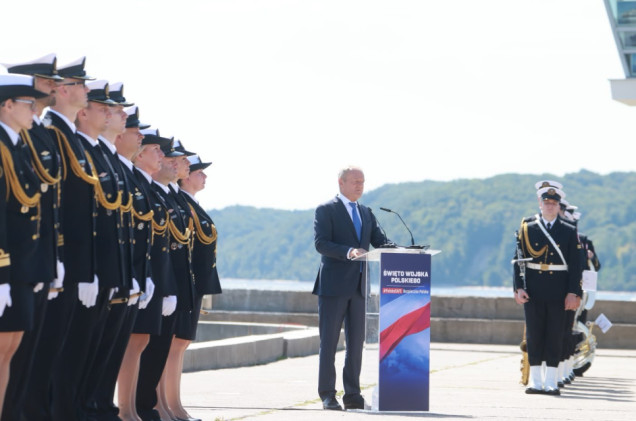 „Chcemy uniknąć wojny”. Premier o bezpieczeństwie w Gdyni, parada morska wystartowała