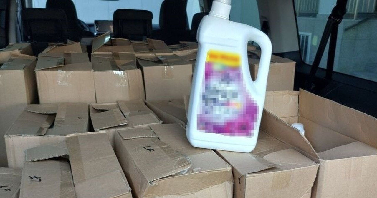 Podrobiona chemia w internecie. Policja rozbiła nielegalny biznes na Podkarpaciu