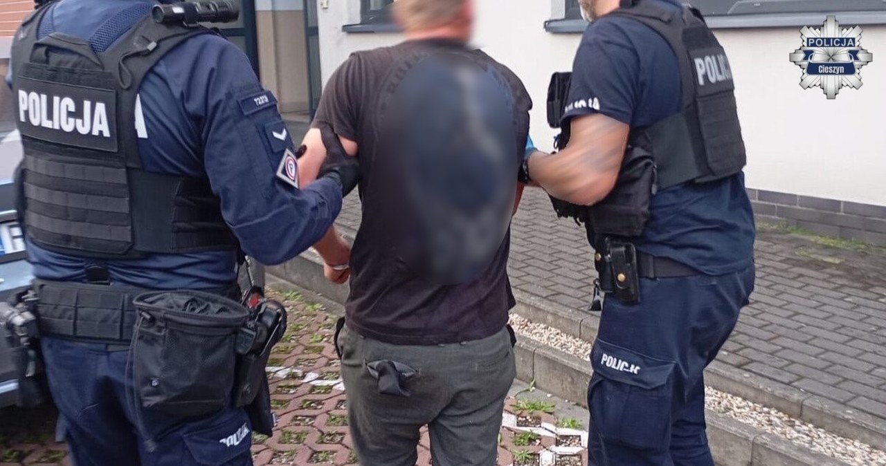 Z młotkiem na policjanta. Agresywny 21-latek zatrzymany