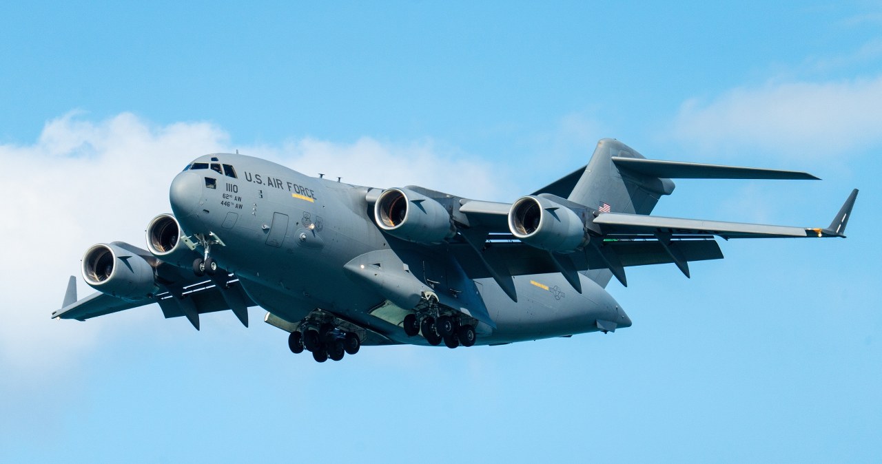 Mały reaktor jądrowy przetransportowany samolotem. Tego jeszcze nie było