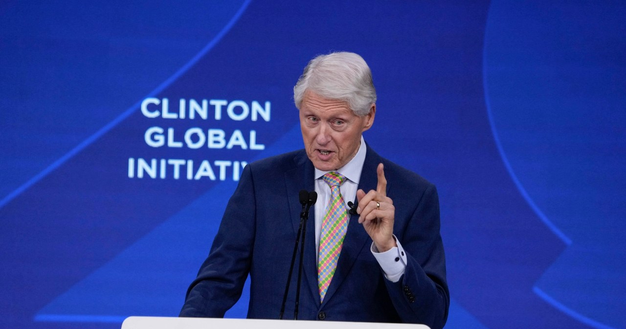 "Nie zrobiłem nic złego". Były prezydent USA zeznaje ws. Epsteina