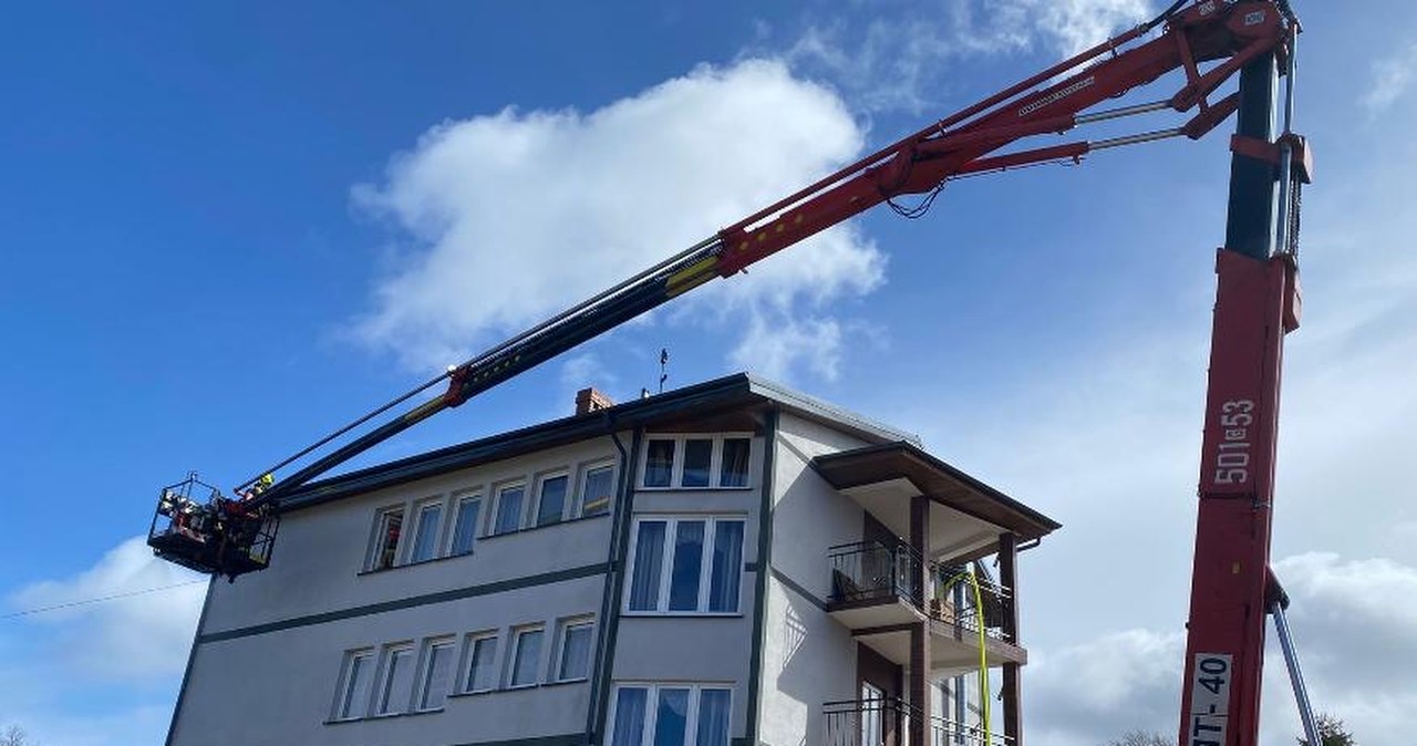 Pożar pensjonatu na Pomorzu. Zapaliło się poddasze budynku