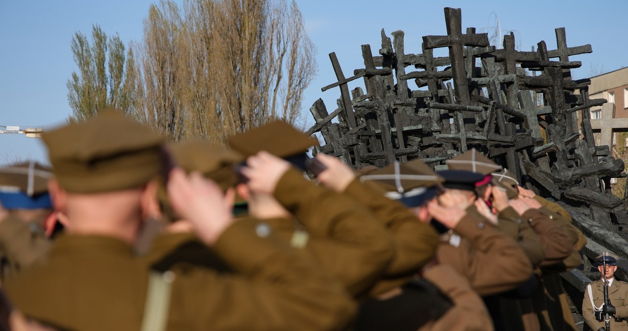 Katyń: Szczątki ekshumowanych oficerów Wojska Polskiego trafią do Katedry Polowej