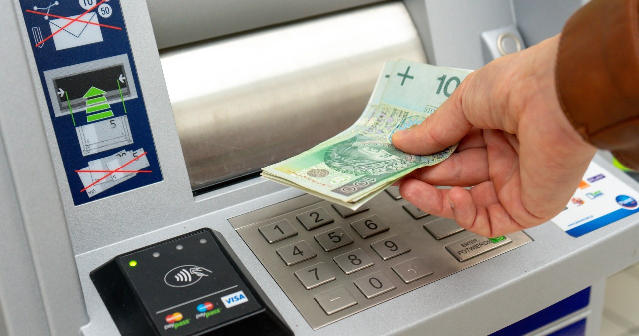 Masowe nieuprawnione wypłaty w Santander. Coraz więcej okradzionych