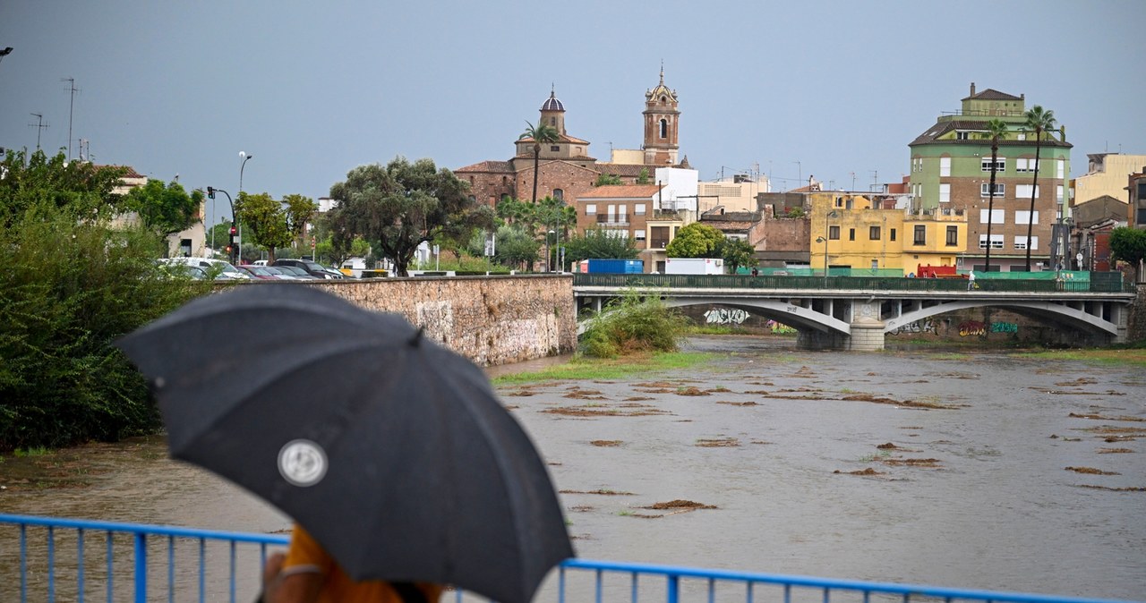 Alarm pogodowy w rok po tragedii. Nad Hiszpanią intensywnie pada