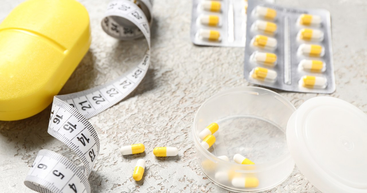 Zamiast leków jabłka i zapałki. Internetowi oszuści wyłudzili ponad 300 tys. zł