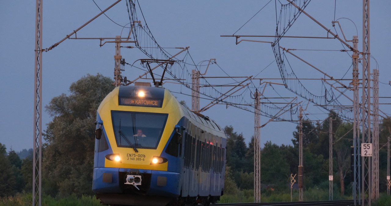 Śląskie: Utrudnienia na kolei. Awaria trakcji