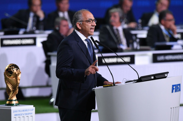 FIFA pod ostrzałem. Doradca Infantino rezygnuje, groźby bojkotu