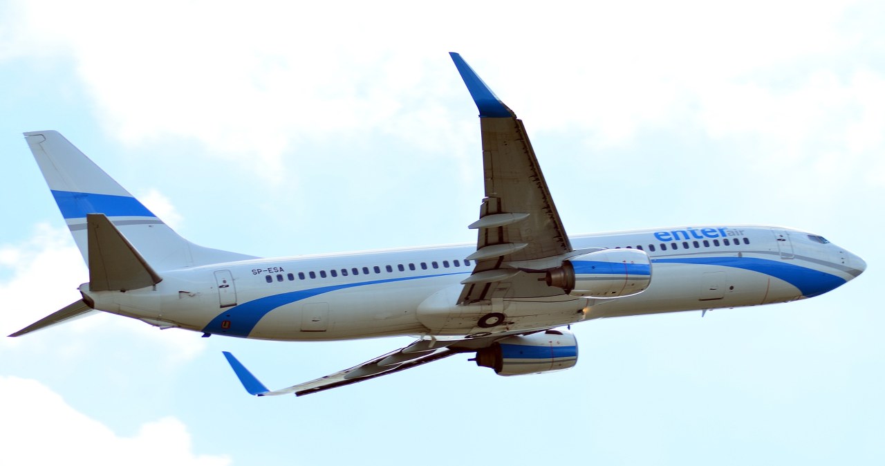 Lecieli do Egiptu, musieli zawrócić do Warszawy. Problemy Boeinga 737 Enter Air