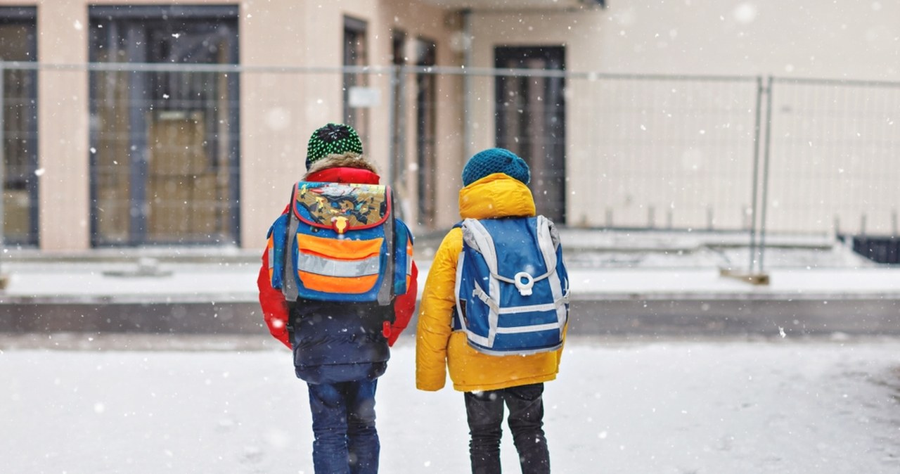 Zamknięte szkoły, zawieszone zajęcia. Zima nie sprzyja nauce