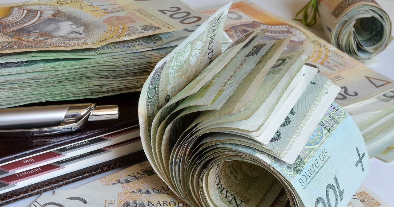 CBA zatrzymało pięć osób. Milion złotych na stole