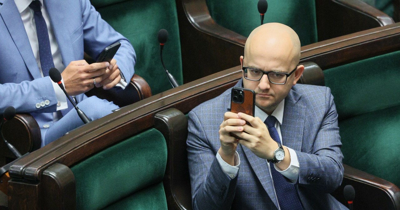 ​Ekscesy w restauracji poselskiej. Alkohol, prowokacyjne przyśpiewki i awantury