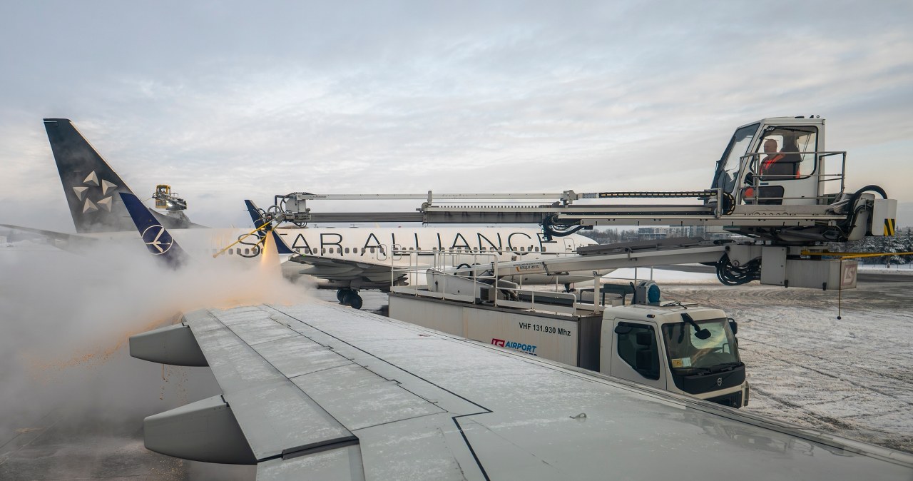 Alarm pogodowy na Lotnisku Chopina. Port szykuje się na paraliż